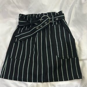 Skirt with belt